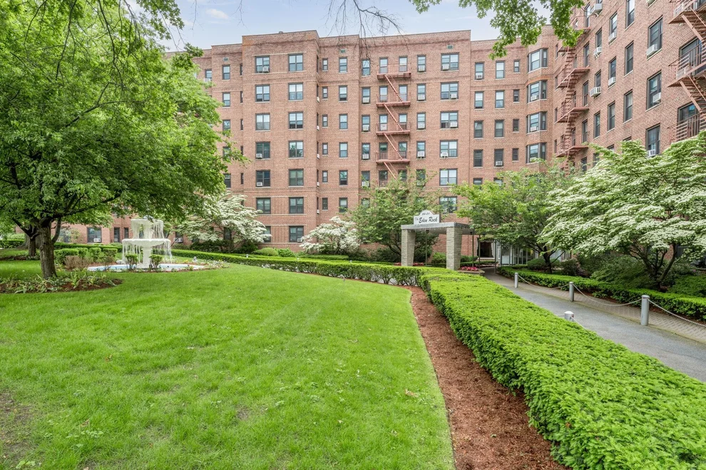 Unit for sale at 84-01 Main Street, New York, NY 11435