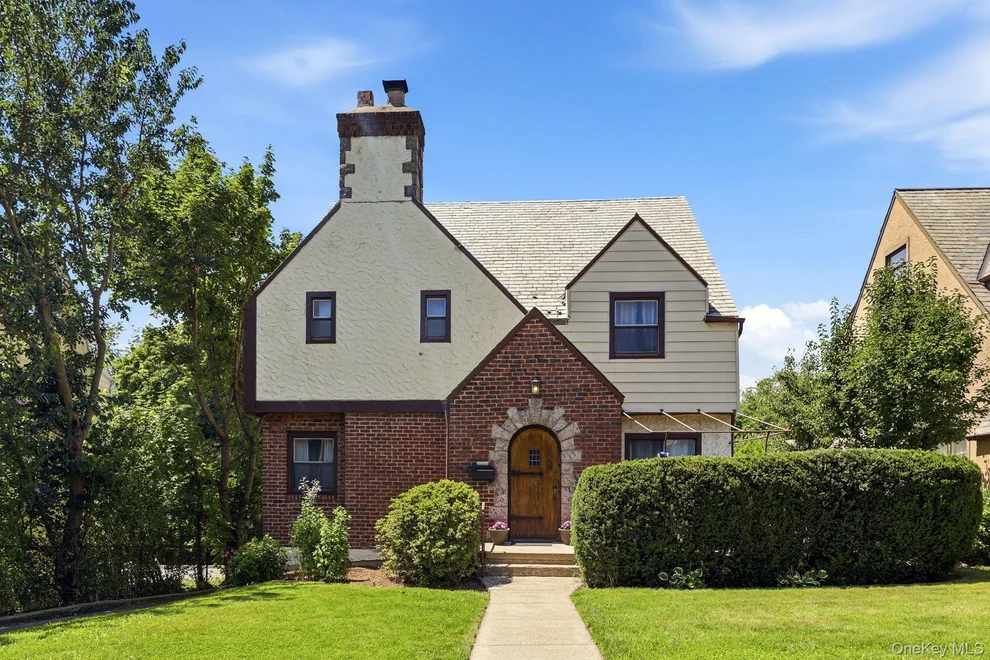 Unit for sale at 873 James Street, Pelham, NY 10803