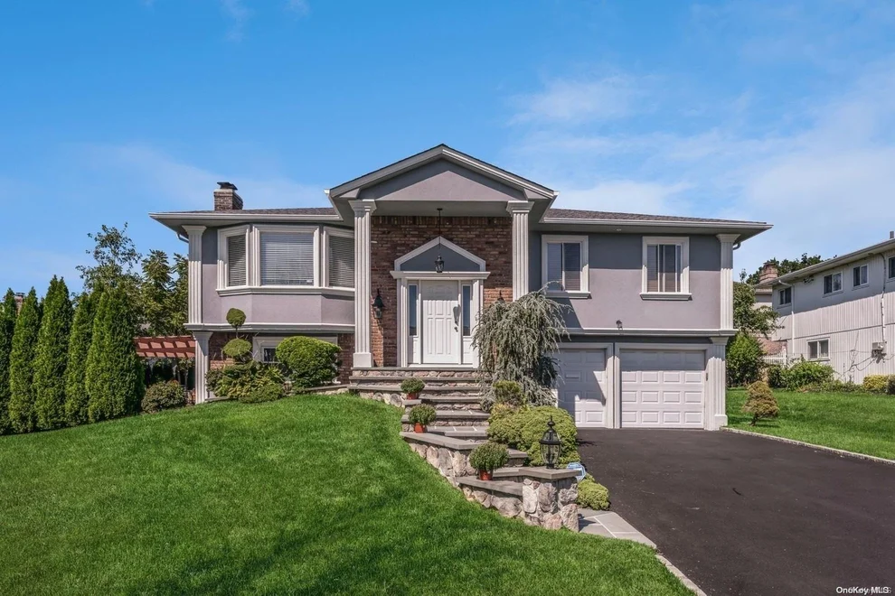 Unit for sale at 27 Joy Drive, North Hempstead, NY 11040