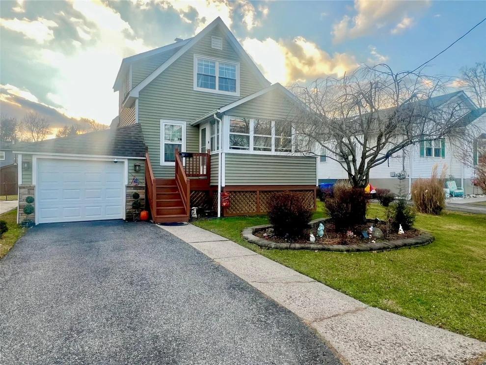 Unit for sale at 19 W Conkling Avenue, Middletown, NY 10940