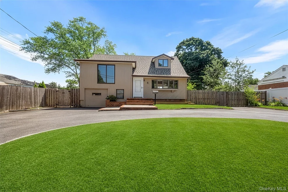 Unit for sale at 4 Sibley Place, Huntington, NY 11746