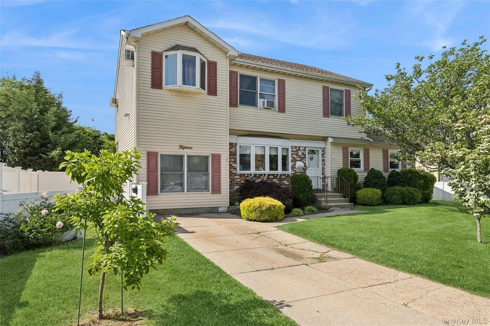 Unit for sale at 15 Willard Avenue, Oyster Bay, NY 11735