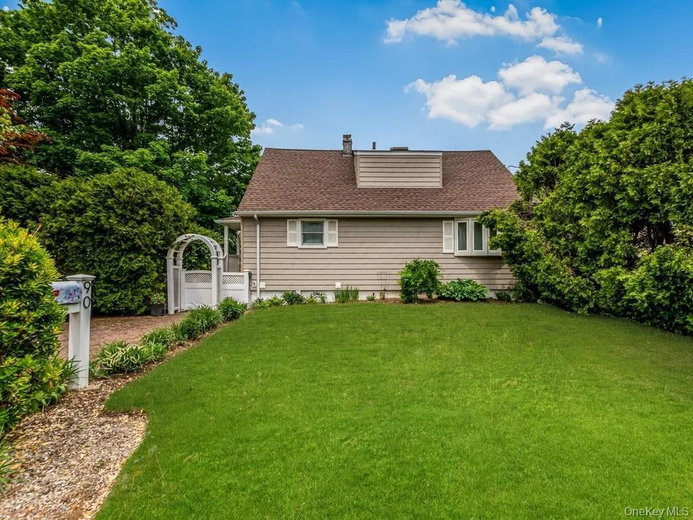 Unit for sale at 90 Remsen Circle, Yonkers, NY 10710