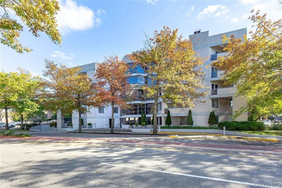 Unit for sale at 100 Great Neck Road, North Hempstead, NY 11021