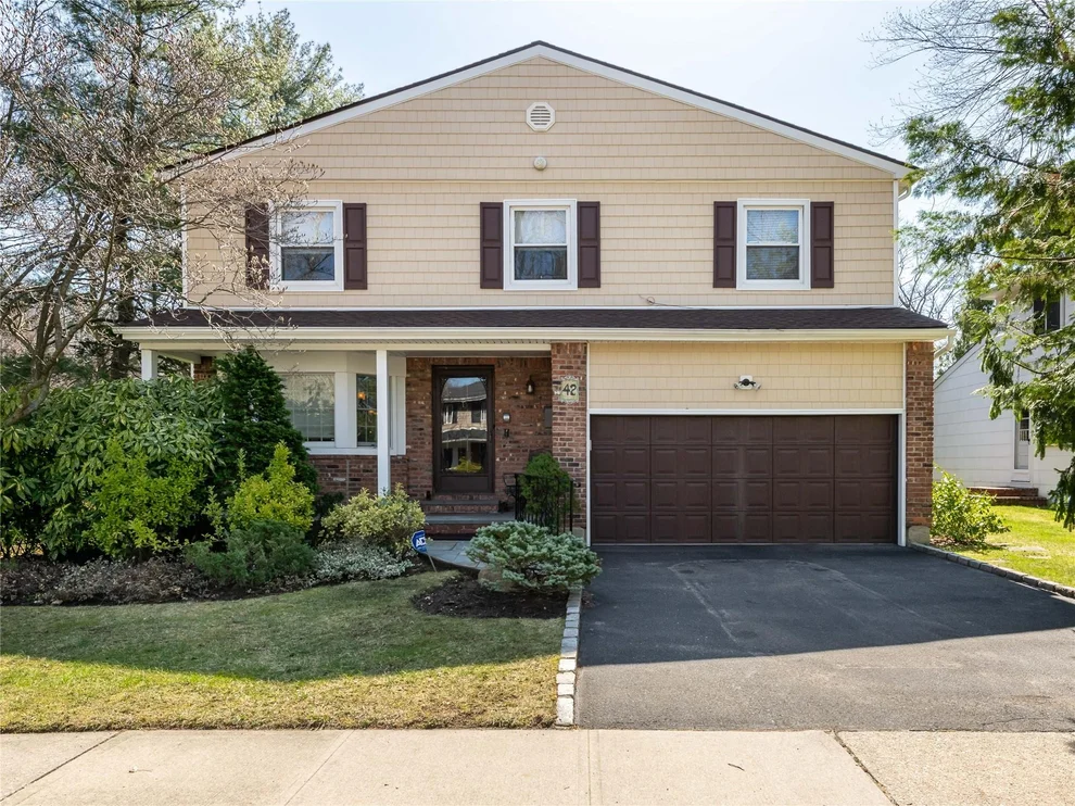 Unit for sale at 42 Angler Lane, North Hempstead, NY 11050