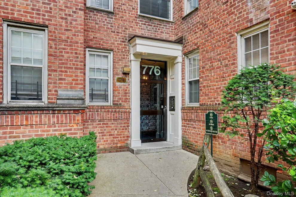Unit for sale at 776 Bronx River, Yonkers, NY 10708