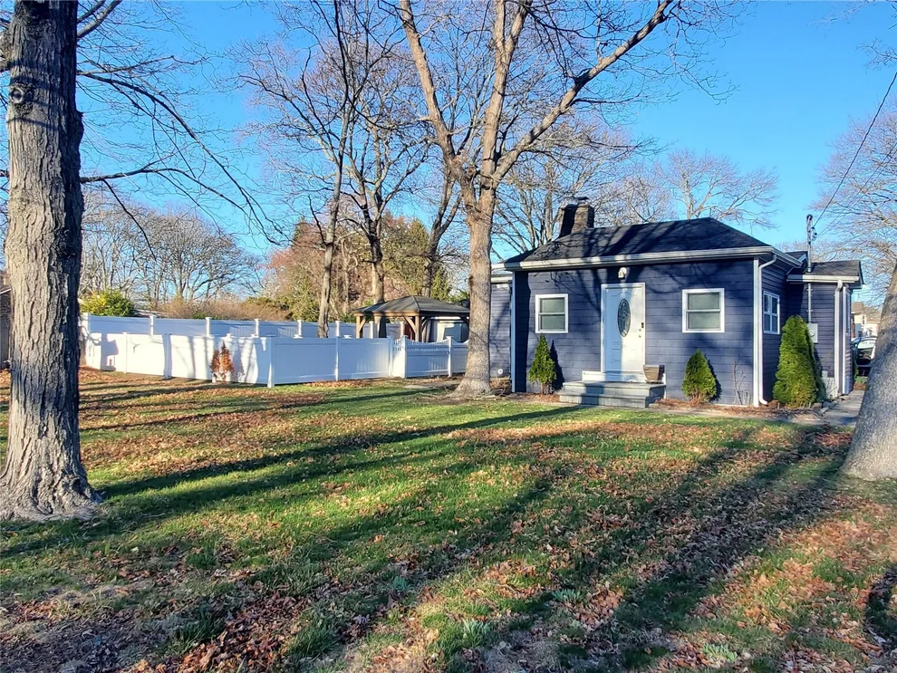 Unit for sale at 95 Lake Promenade, Brookhaven, NY 11779