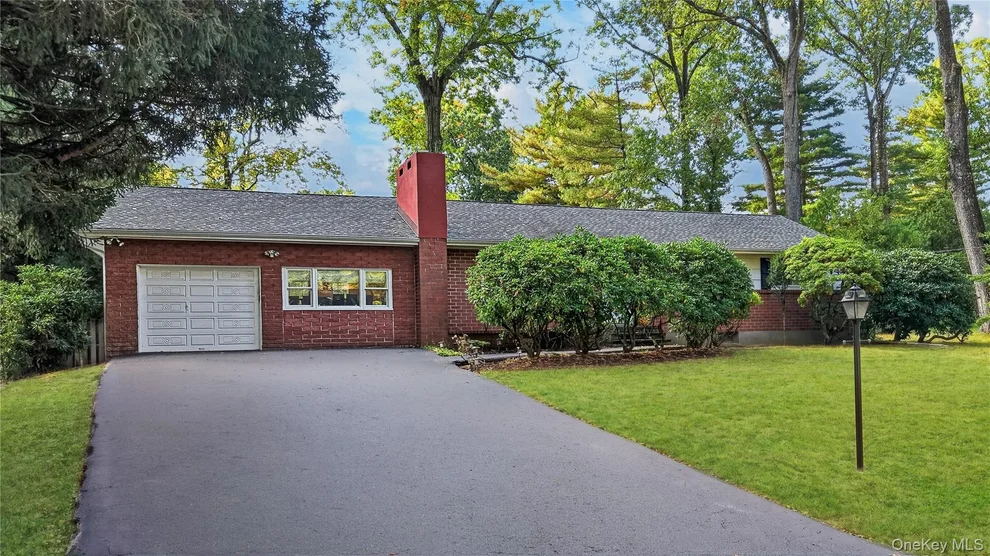 Unit for sale at 35 Diane Drive, Clarkstown, NY 10956