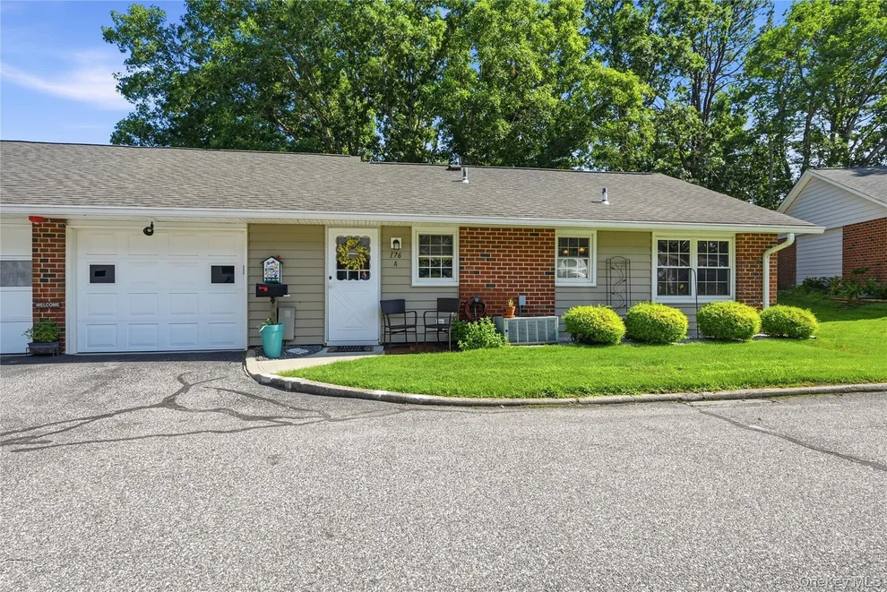 Unit for sale at 176 Ventry Court, Brookhaven, NY 11961