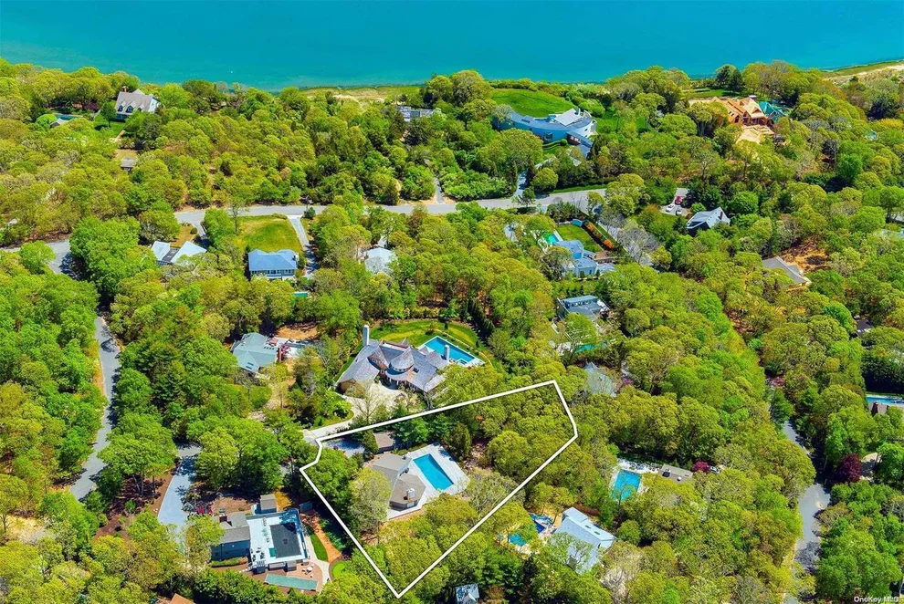 Unit for sale at 4 Plover Way, East Hampton, NY 11937
