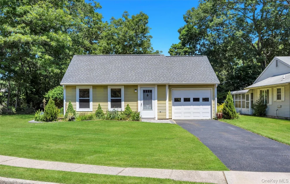 Unit for sale at 338 Edinburgh Drive, Brookhaven, NY 11961