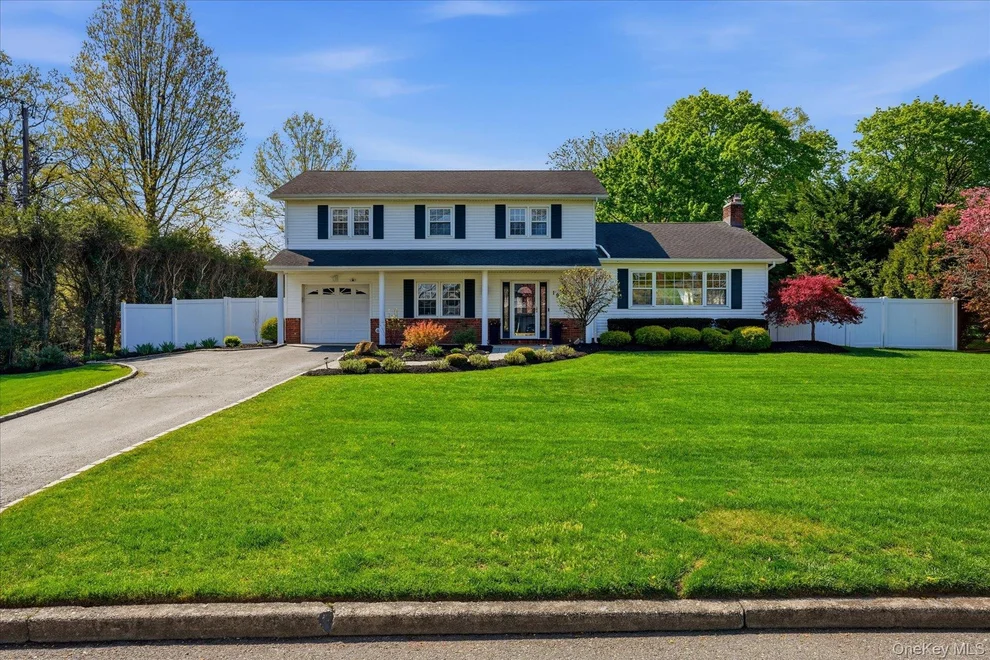 Unit for sale at 19 Foothill Lane, Huntington, NY 11731