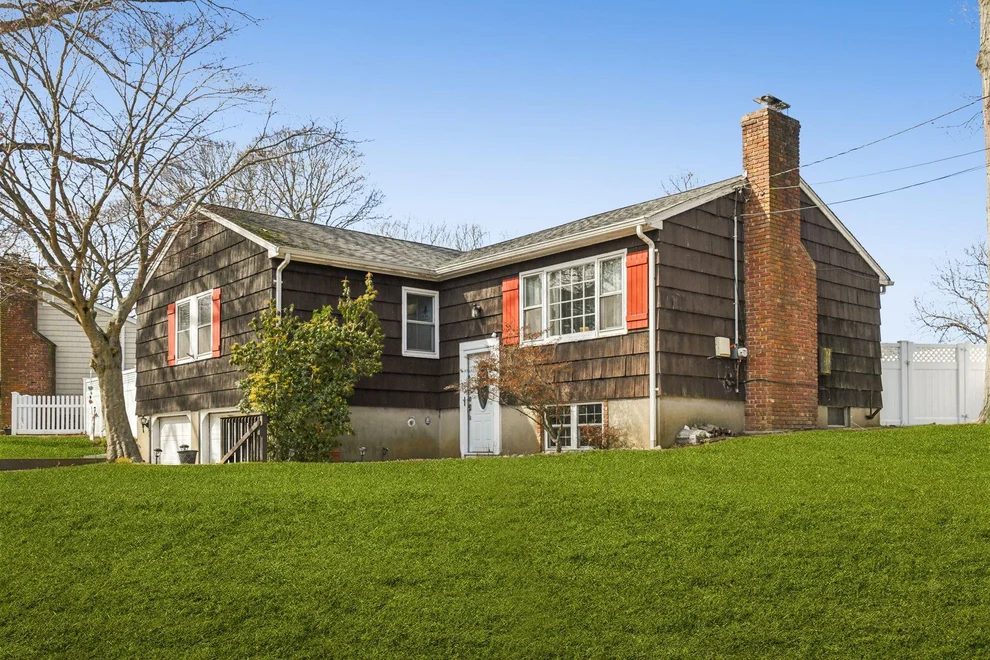 Unit for sale at 36 Spruce Drive, Huntington, NY 11731