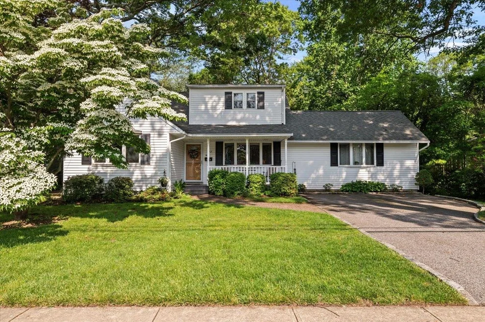 Unit for sale at 1142 Lakeshore Drive, Oyster Bay, NY 11762