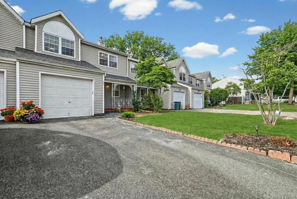 Unit for sale at 55 Cherry Street, Islip, NY 11722