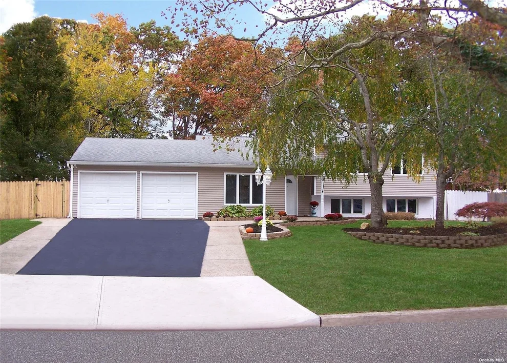 Unit for sale at 15 Crater Lake Drive, Brookhaven, NY 11727