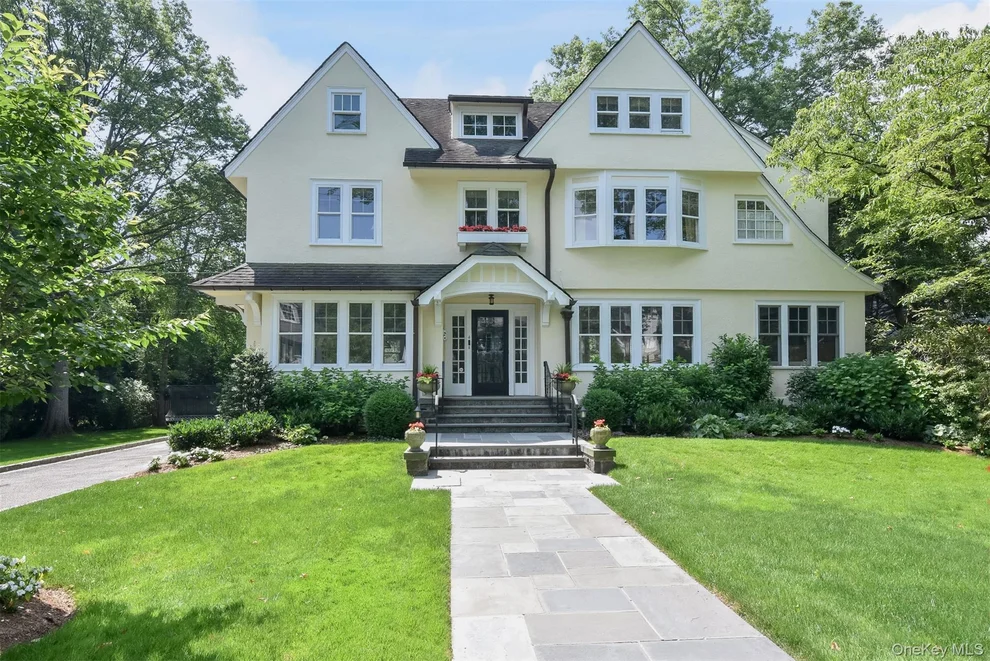 Unit for sale at 4 Sussex Avenue, Eastchester, NY 10708