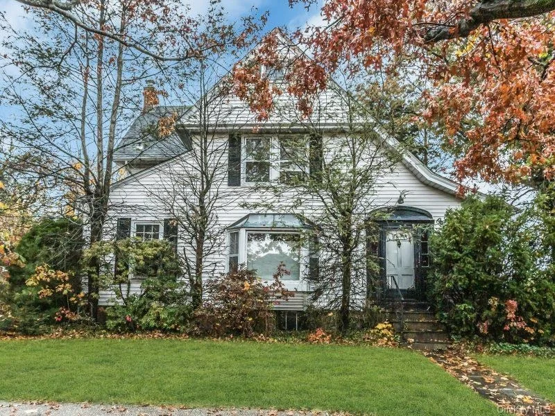 Unit for sale at 113 Murray Avenue, North Hempstead, NY 11050