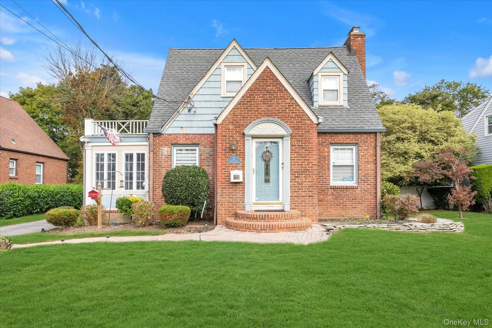 Unit for sale at 22 Towne Street, Babylon, NY 11701