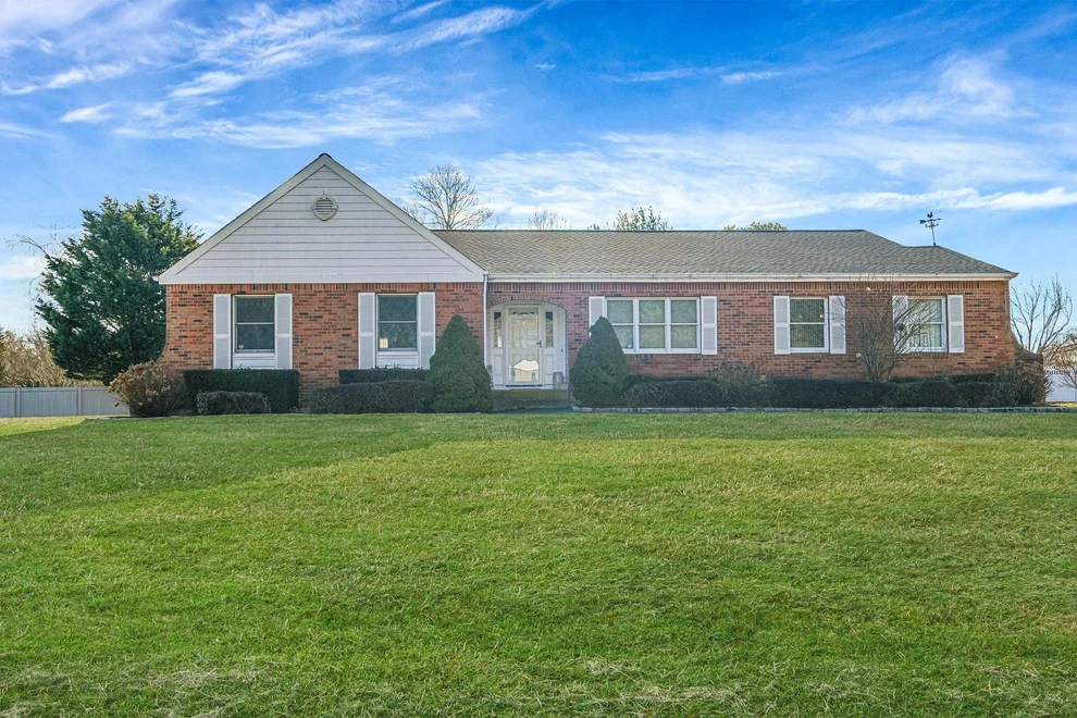 Unit for sale at 35 Westminster Drive, Islip, NY 11716