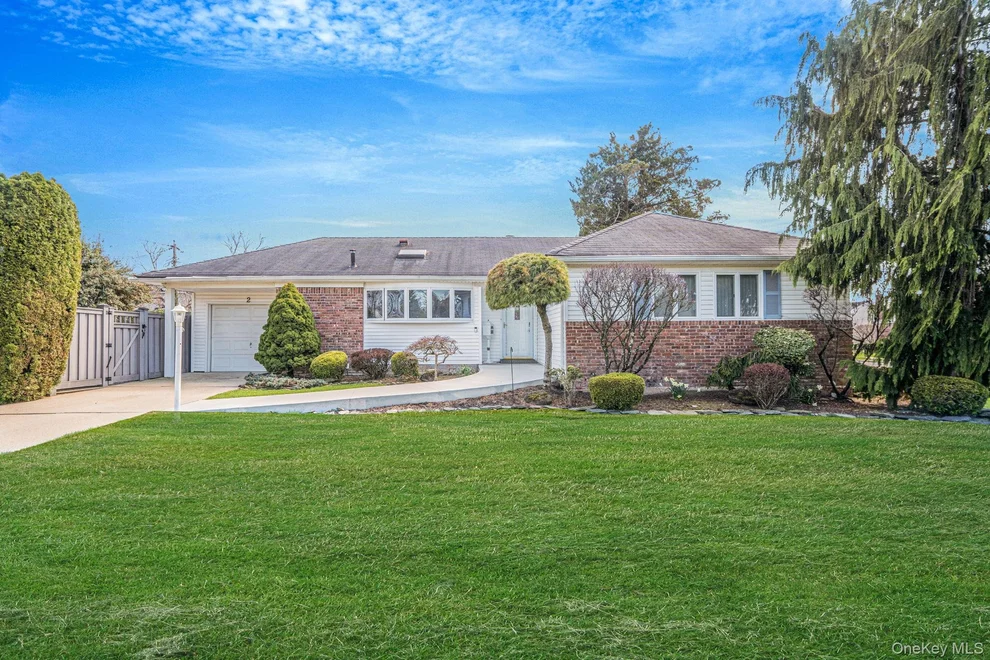 Unit for sale at 2 Rhonda Lane, Oyster Bay, NY 11735