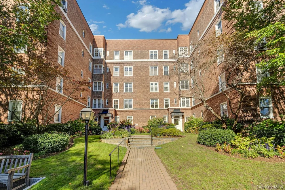 Unit for sale at 3 Midland Gardens, Eastchester, NY 10708