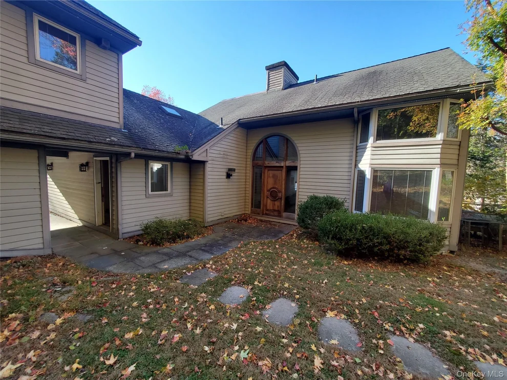 Unit for sale at 5 Eagle Head Road, Cornwall, NY 12520