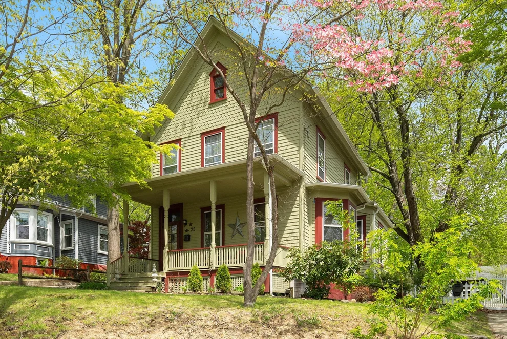 Unit for sale at 25 Brookville Avenue, Ossining, NY 10562