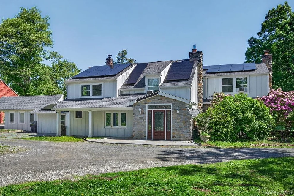 Unit for sale at 51 Pinesbridge Road, New Castle, NY 10562