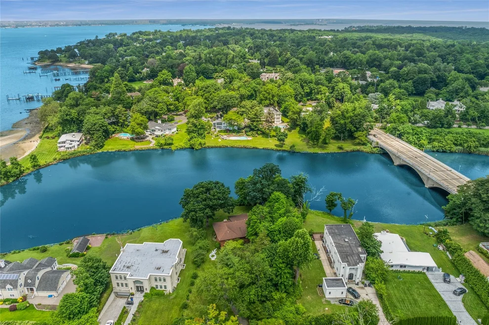 Unit for sale at 230 Gristmill Lane, North Hempstead, NY 11023