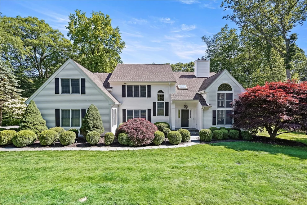 Unit for sale at 17 Mianus Bluff Drive, Bedford, NY 10506