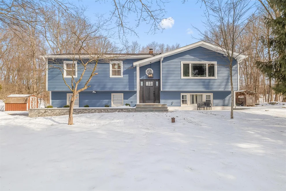 Unit for sale at 126 Sycamore Drive, New Windsor, NY 12553
