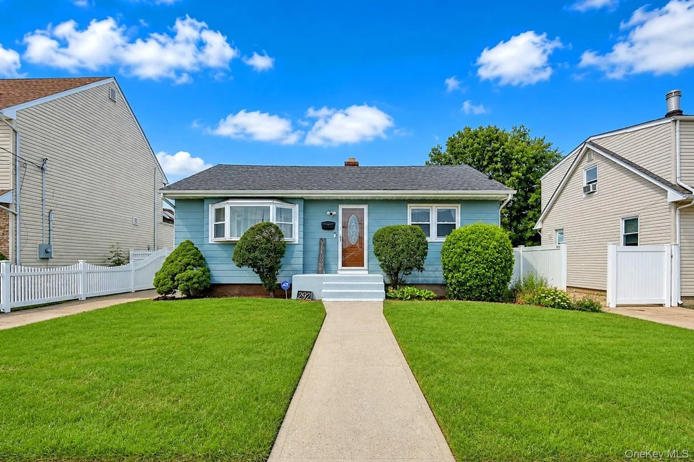 Unit for sale at 292 Roosevelt Avenue, Hempstead, NY 11520