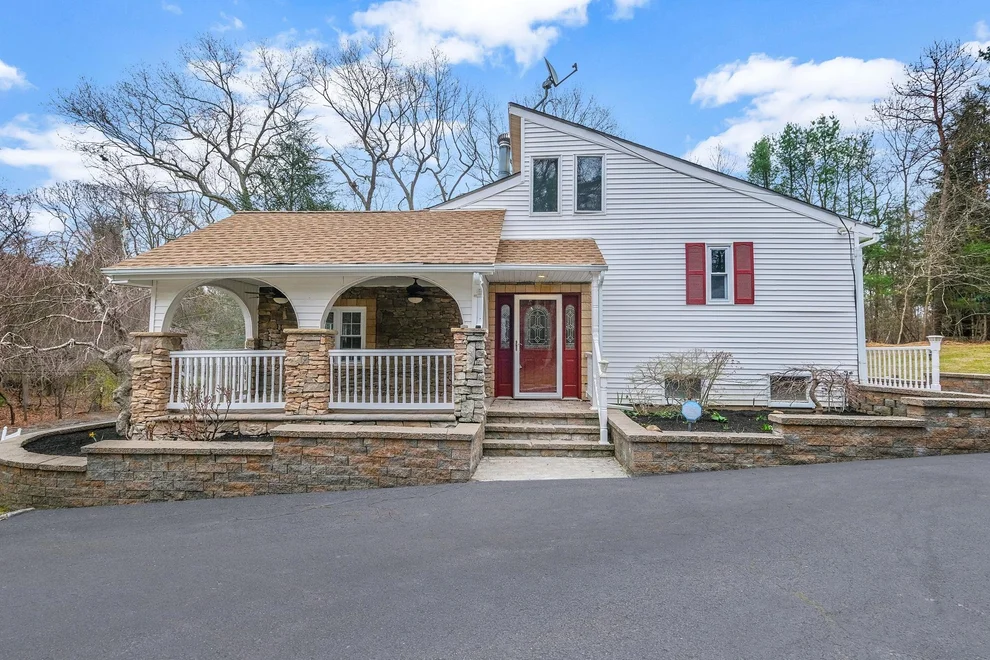 Unit for sale at 90 E Bartlett Road, Brookhaven, NY 11953