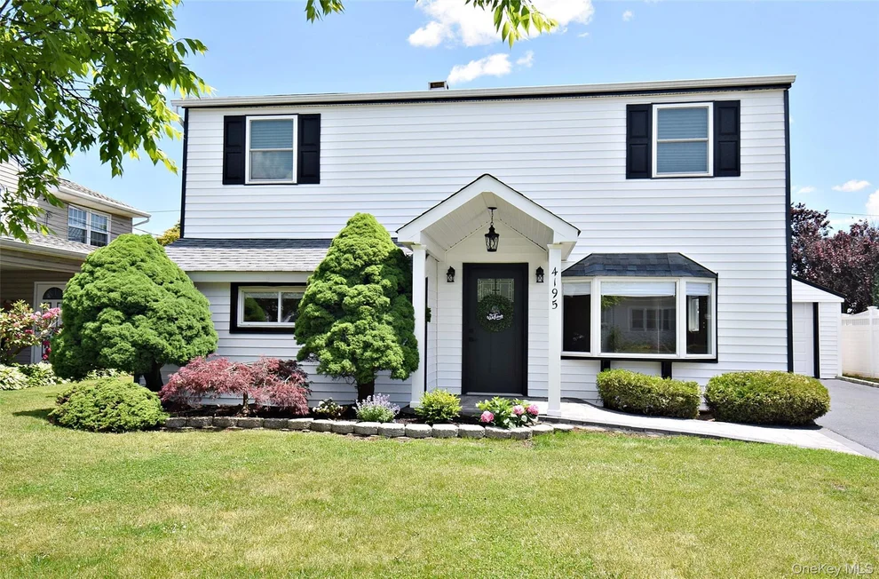 Unit for sale at 4195 Florence Road, Oyster Bay, NY 11714