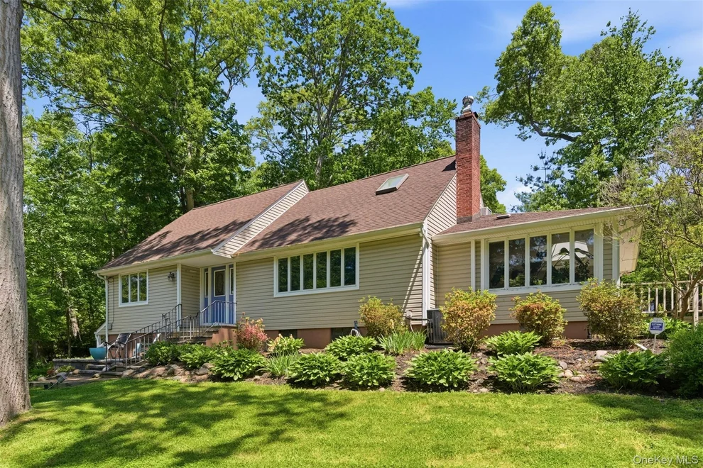 Unit for sale at 106 Vineyard Road, Huntington, NY 11743