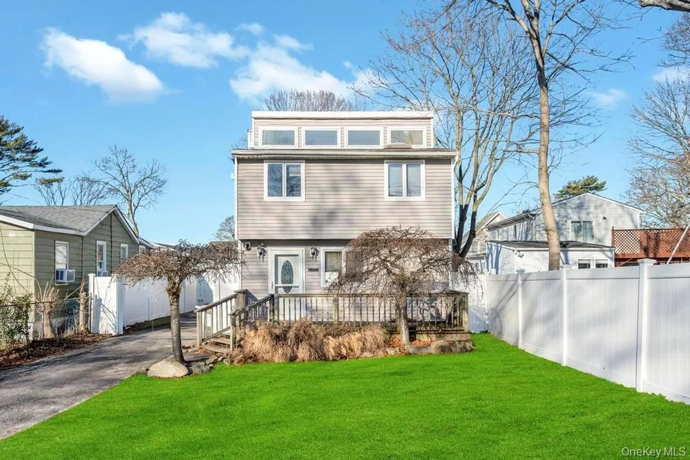 Unit for sale at 80 Parkway Boulevard, Islip, NY 11779