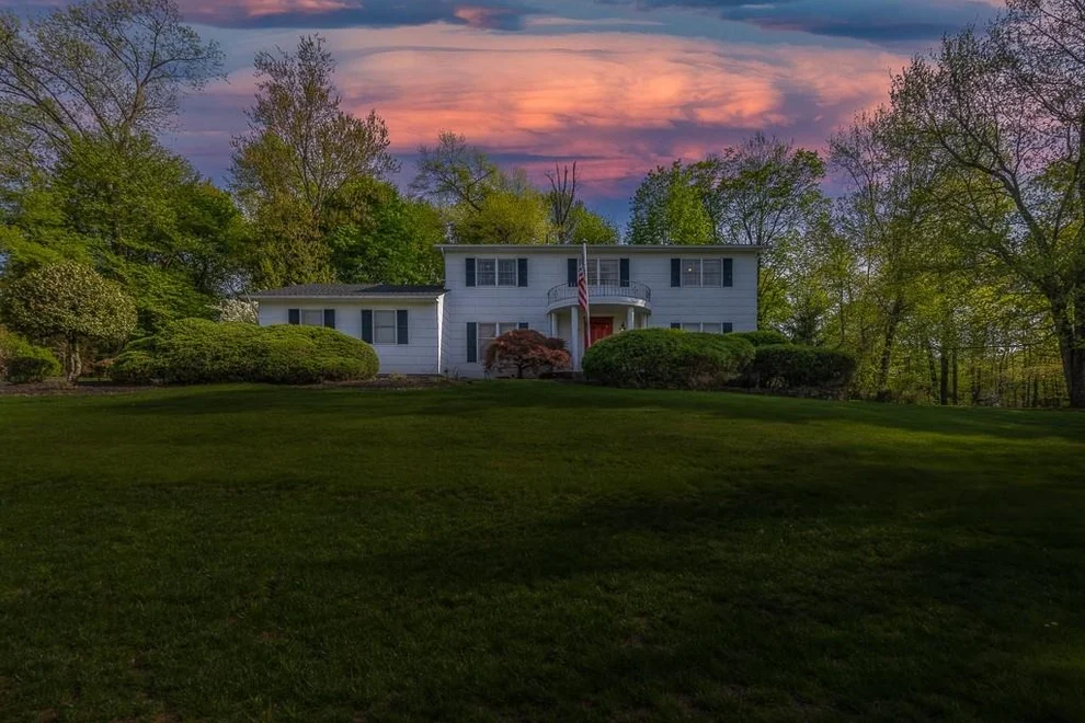 Unit for sale at 6 Overhill Lane, Clarkstown, NY 10956