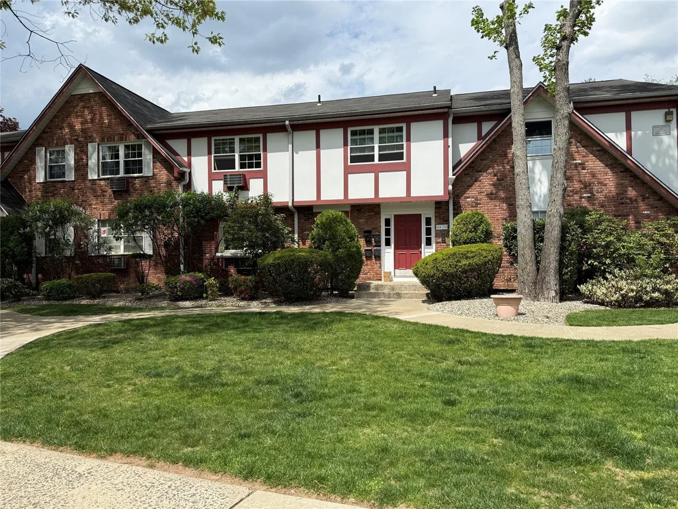 Unit for sale at 150 Doxbury Lane, Ramapo, NY 10901