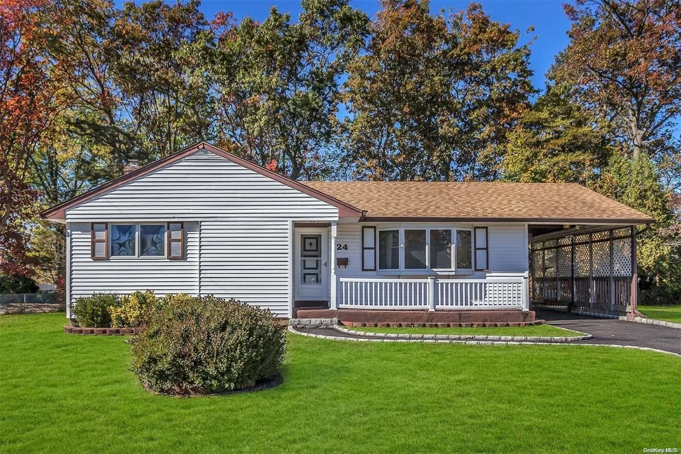 Unit for sale at 24 Woodlawn Avenue, Babylon, NY 11729
