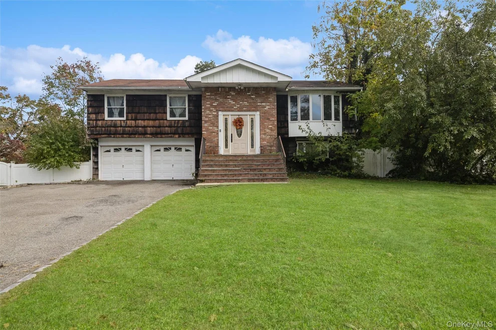 Unit for sale at 35 Peppermint Road, Smithtown, NY 11725