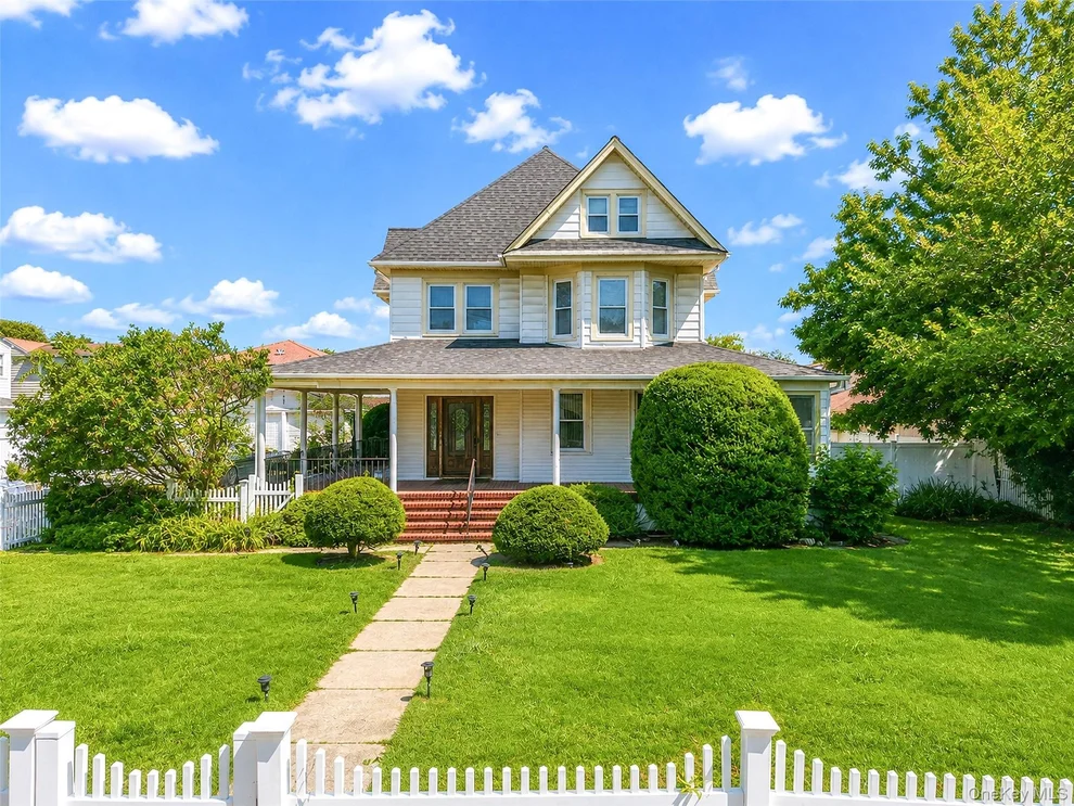 Unit for sale at 871 Rockaway Avenue, Hempstead, NY 11581