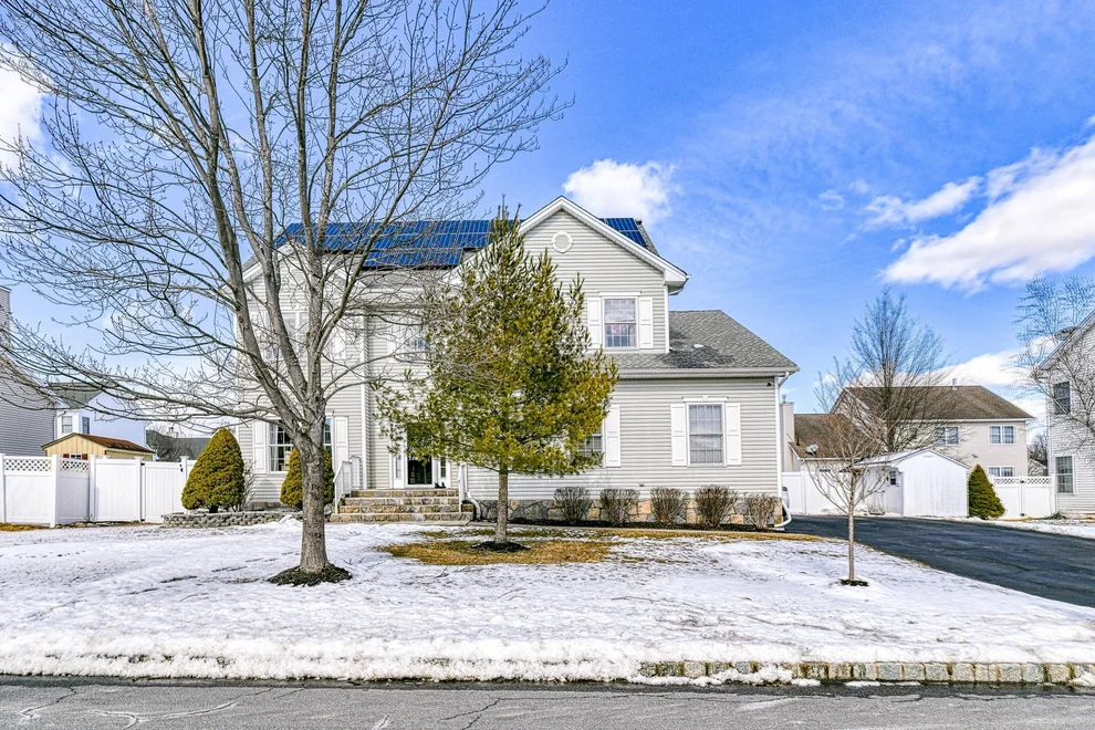 Unit for sale at 2808 Cherry Tree Way, New Windsor, NY 12553