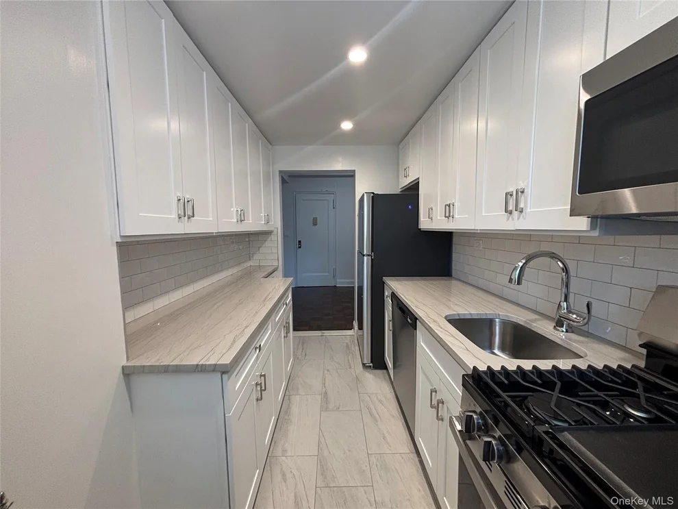 Unit for sale at 110 Draper Lane, Greenburgh, NY 10522