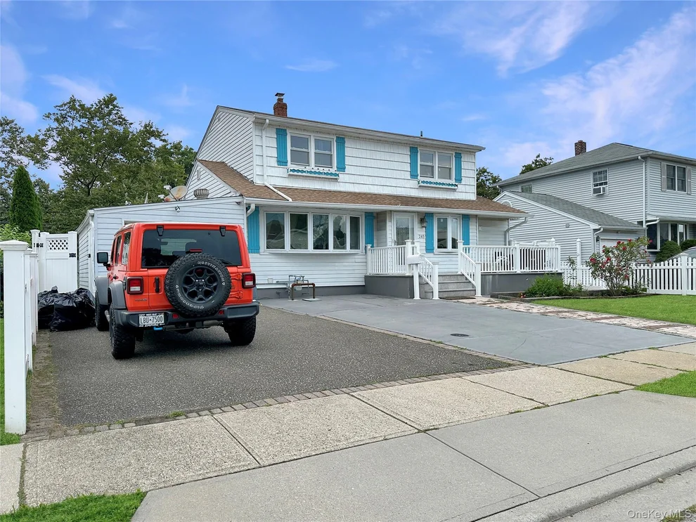 Unit for sale at 245 Dartmouth Drive, Oyster Bay, NY 11801