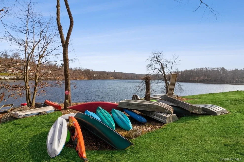 Unit for sale at 24 Leisure Way, Yorktown, NY 10547