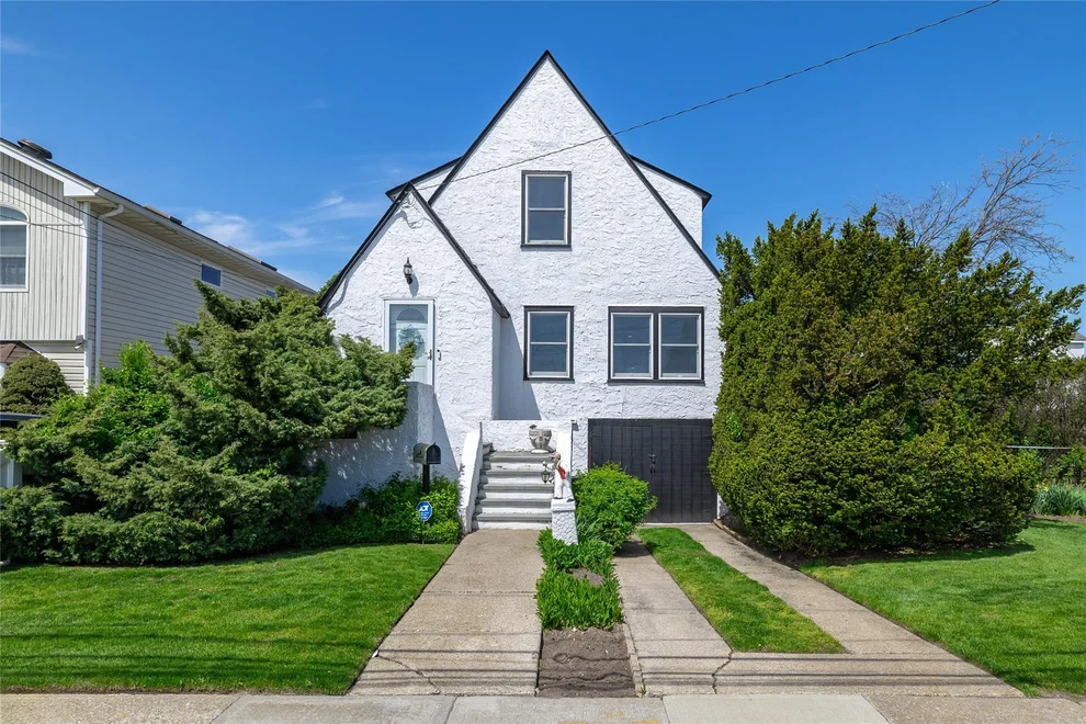 Unit for sale at 1020 Sunset Avenue, Hempstead, NY 11558