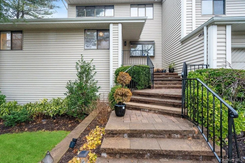 Unit for sale at 39 Chestnut Lane, Oyster Bay, NY 11797