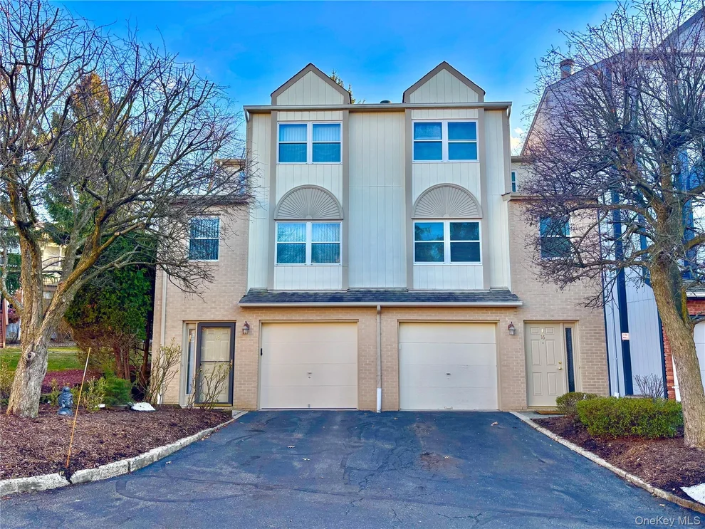 Unit for sale at 18 Kensington Court, Clarkstown, NY 10954