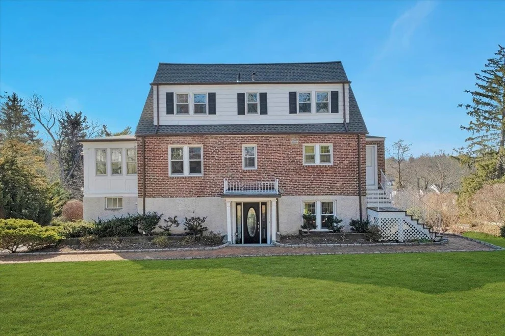 Unit for sale at 12 Dickel Road, Scarsdale, NY 10583